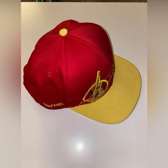 Six Flags The Flash DC Comics Snapback Hat Adult Cap 100% Cotton - Picture 4 of 6